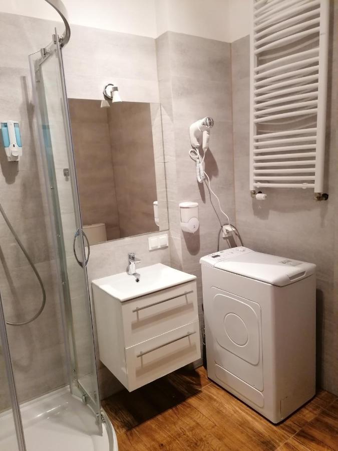 Hostel Tulip - Pokoj 5 Ze Wspolna Lazienka I Kuchnia Szczecin Luaran gambar