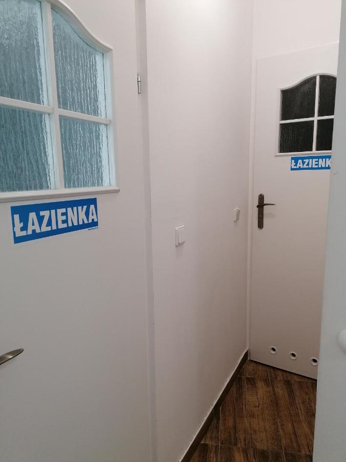 Hostel Tulip - Pokoj 5 Ze Wspolna Lazienka I Kuchnia Szczecin Luaran gambar