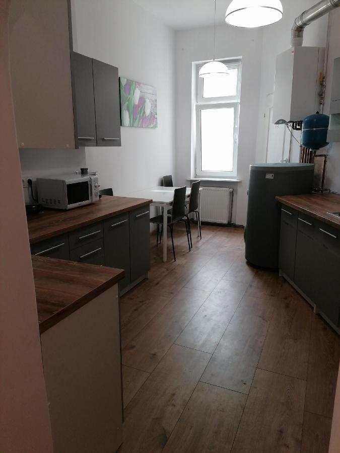 Hostel Tulip - Pokoj 5 Ze Wspolna Lazienka I Kuchnia Szczecin Luaran gambar