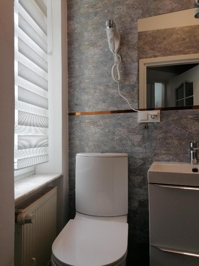 Hostel Tulip - Pokoj 5 Ze Wspolna Lazienka I Kuchnia Szczecin Luaran gambar
