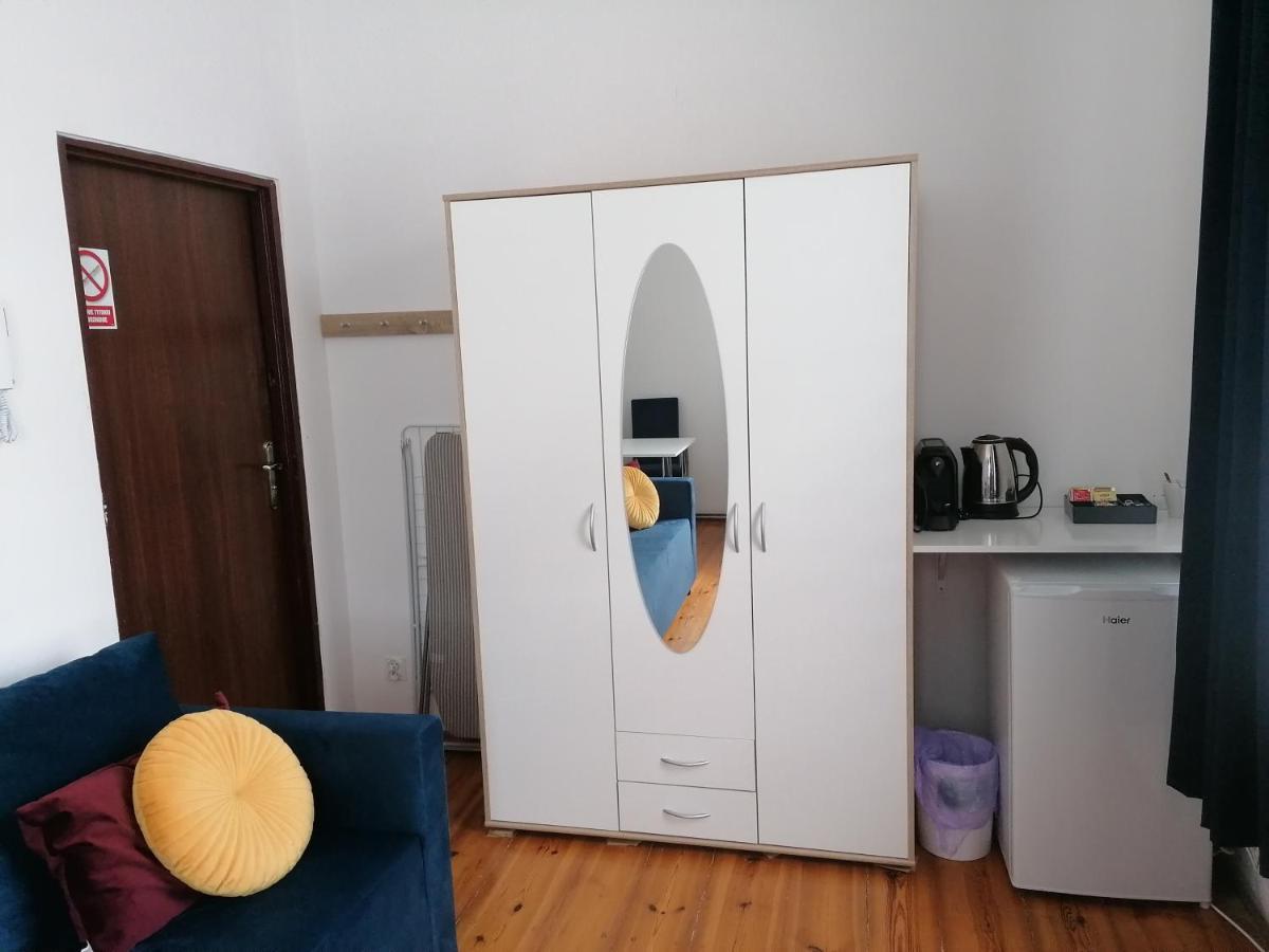 Hostel Tulip - Pokoj 5 Ze Wspolna Lazienka I Kuchnia Szczecin Luaran gambar