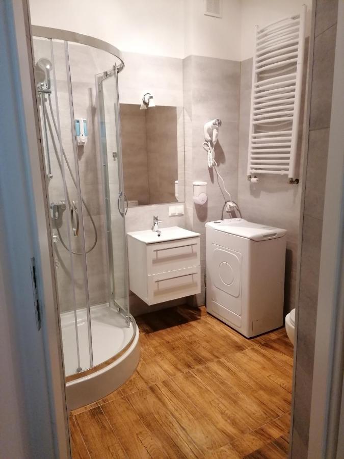 Hostel Tulip - Pokoj 5 Ze Wspolna Lazienka I Kuchnia Szczecin Luaran gambar